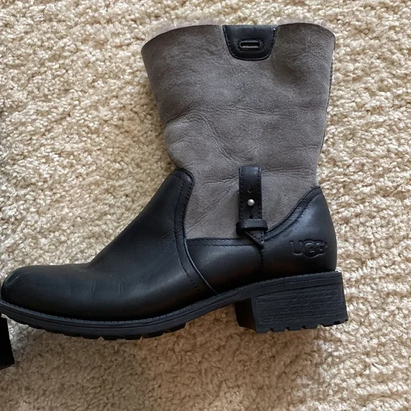 ♥️Ugg gray and black suede and shearling Sz 7 boots. Can be worn up or down - Picture 2 of 9